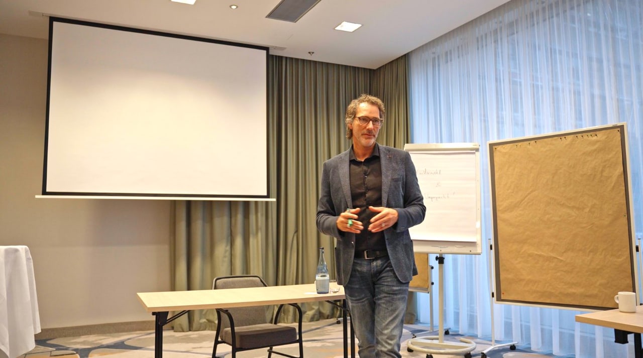 Dr. Stefan Rücker