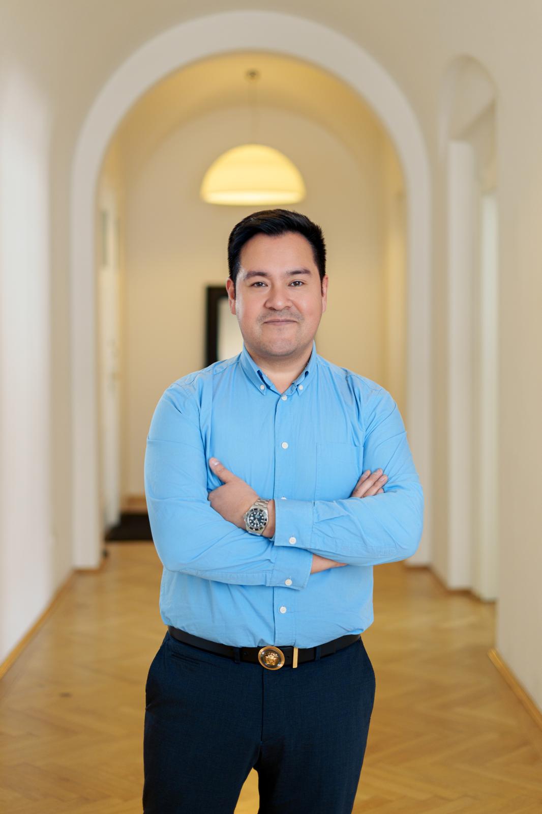 Dr. med. Alejandro Avila-Ferrufino, Facharzt für Plastische und Ästhetische Chirurgie in München