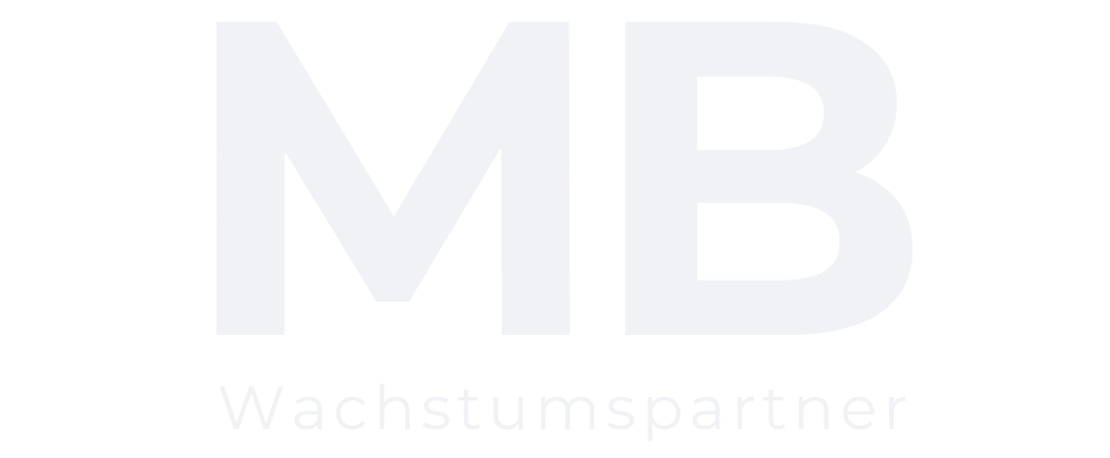 Logo mit den weißen Großbuchstaben "MB" über dem Wort "Wachstumspartner" auf grünem Hintergrund.