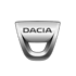 Silbernes Dacia-Logo auf dunklem Hintergrund.
