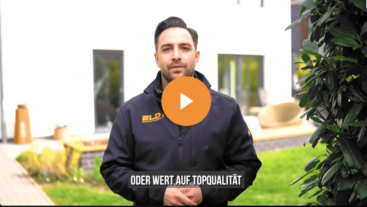 Das ELD-Montageteam bei der Installation einer Photovoltaikanlage