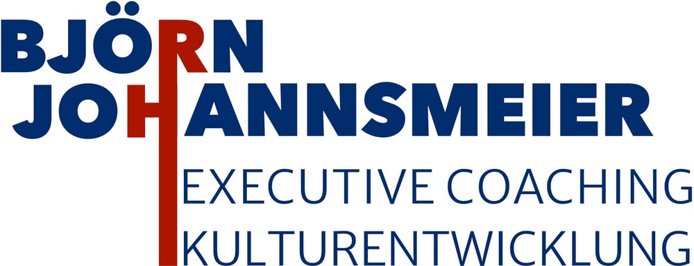 Logo: BJÖRN JOHANNSMEIER, Executive Coaching, Kulturentwicklung. Roter vertikaler Balken durch "Ö" und "H".