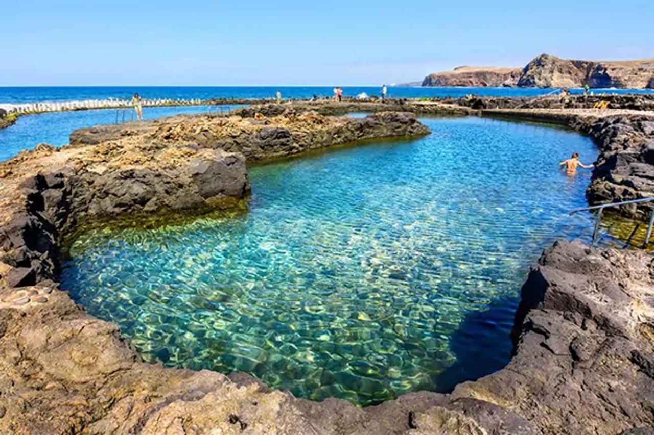 Natural sea pools, a few minutes away