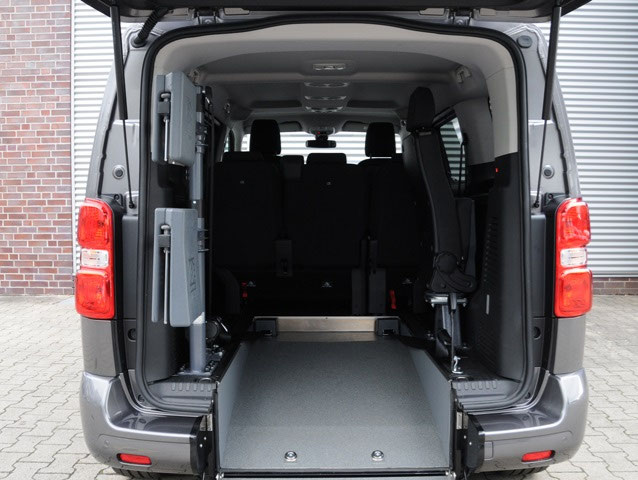Citroën SpaceTourer mit Heckausschnitt – Bild 3