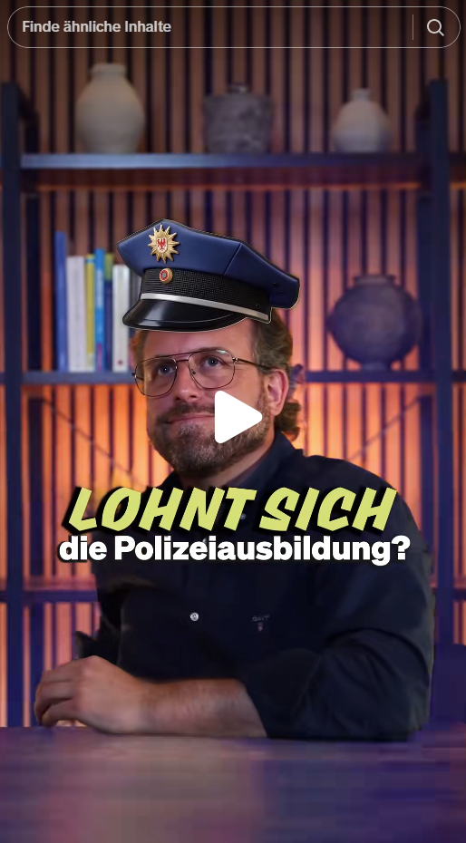 Smartphone mit dem TikTok-Video zur Polizeiausbildung in Brandenburg
