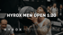 Mann hält einen Medizinball; Text: HYROX MEN OPEN 1:20, HYROX PERFORMANCE COACH.