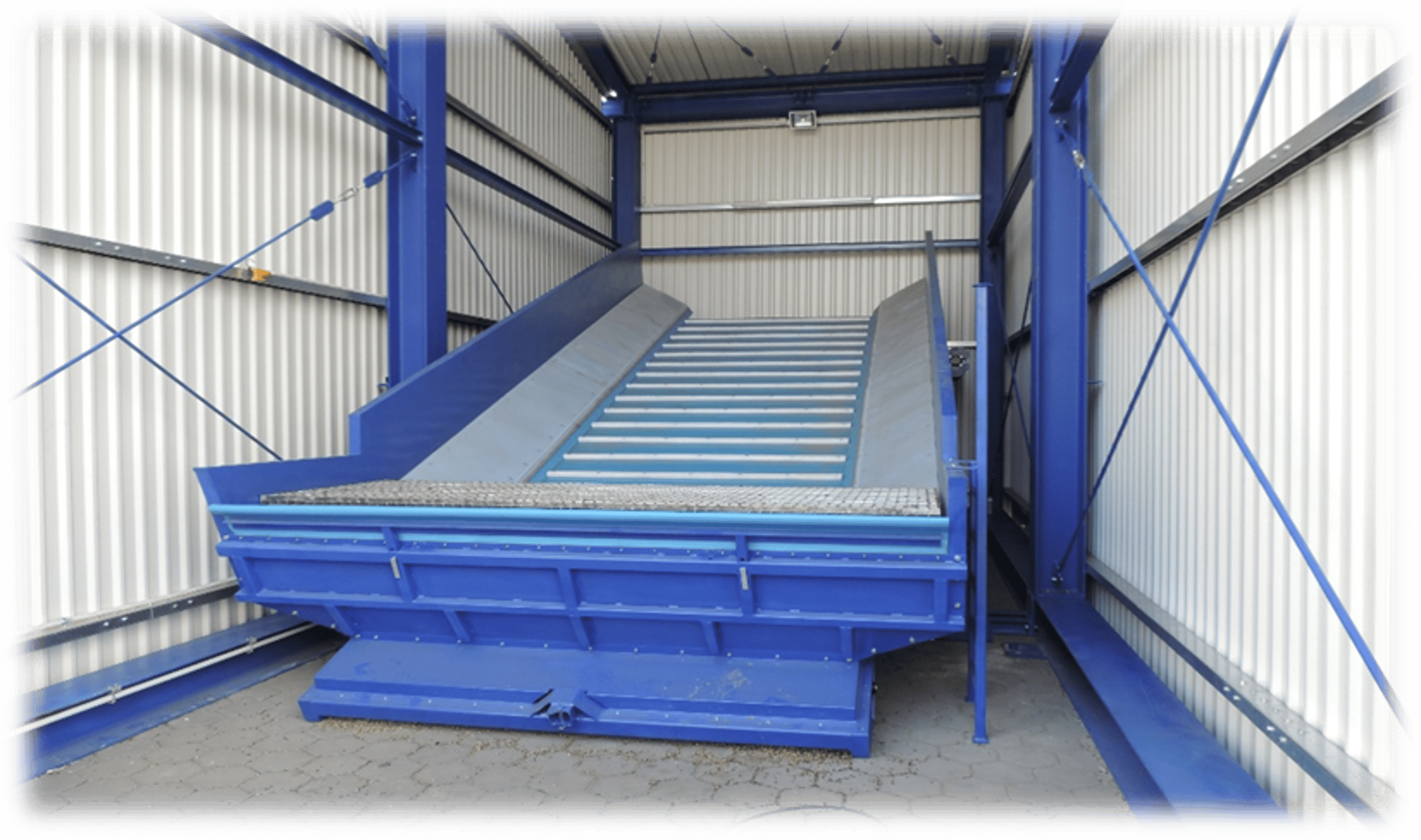Hydraulic intake station
