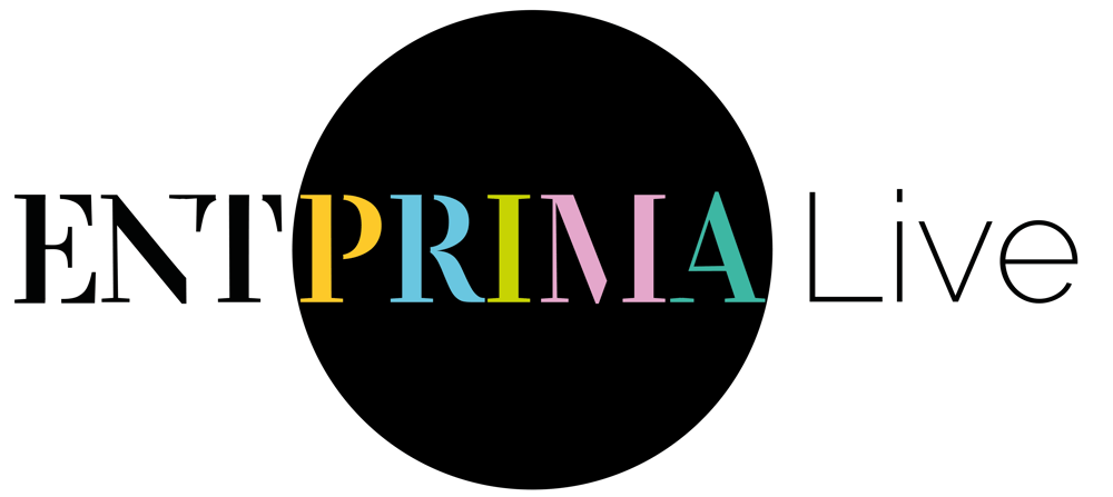 Schwarzer Kreis mit dem Text "ENTPRIMA Live", wobei "PRIMA" bunte Buchstaben hat.