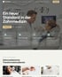 Webseite der Zahnklinik DentNova mit einem Zahnarzt bei der Behandlung und Infos zu Service, Technologie und Implantaten.