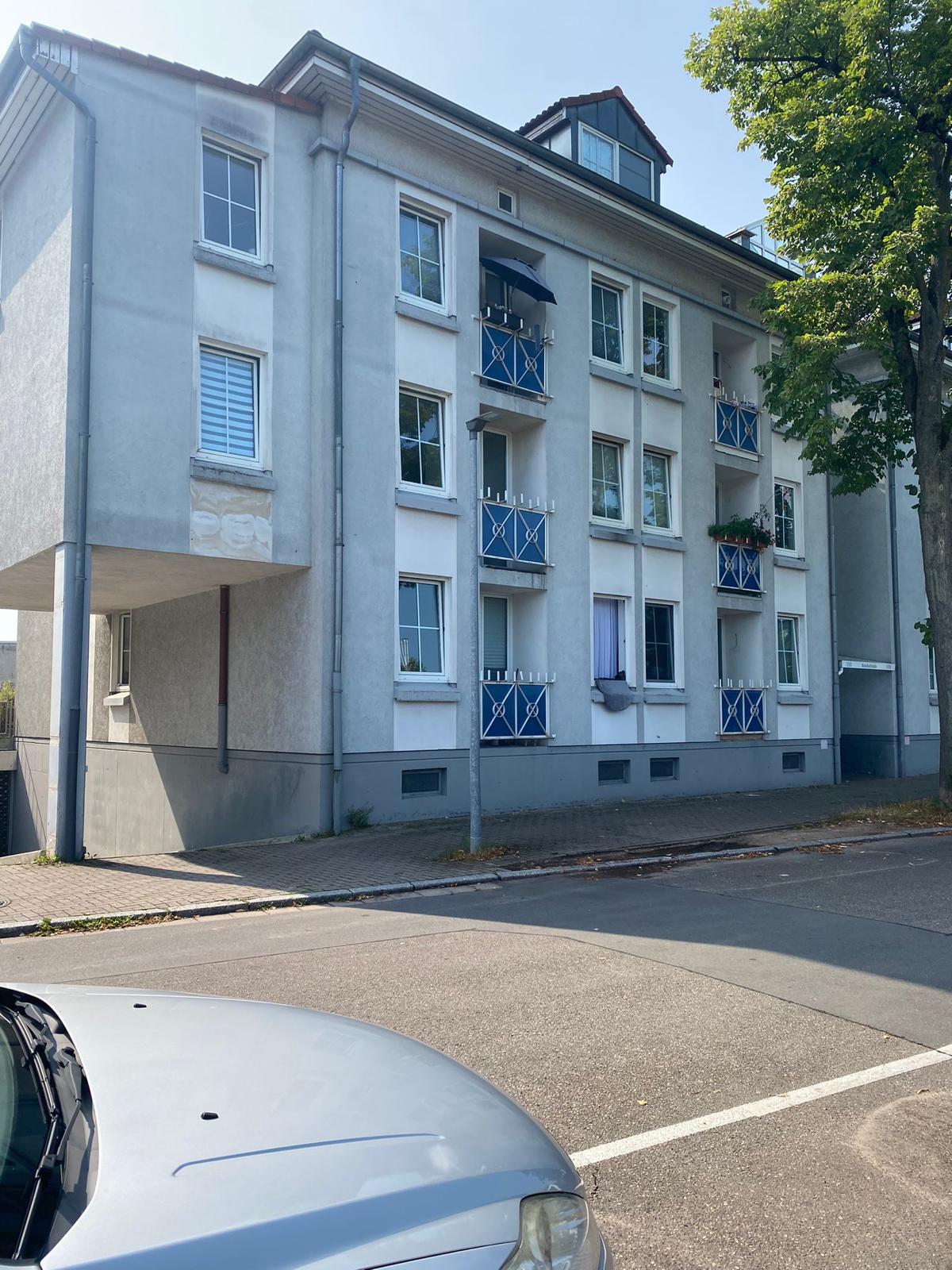 Gebäude in Speyer, Ansicht mit französischen Balkonen und Loggien