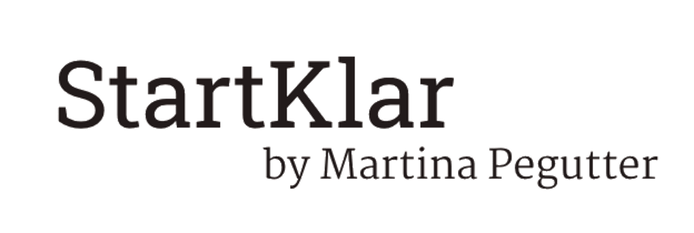 Schriftzug "StartKlar by Martina Pegutter" auf grünem Hintergrund.