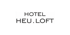 Logo mit dem Text "HOTEL HEU.LOFT" in weißen Großbuchstaben auf einem dunkelgrünen Hintergrund.