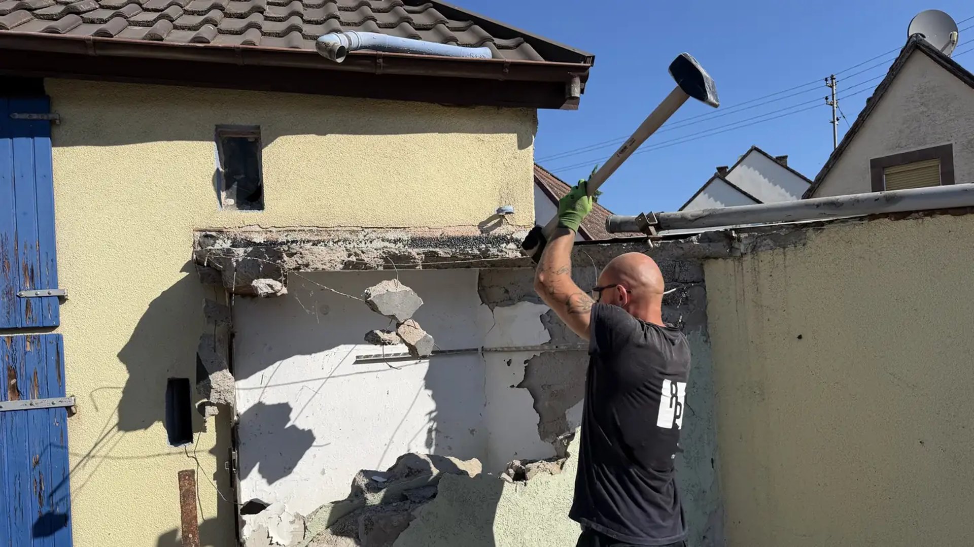 Projektfoto: Abriss eines alten Carports in Beindersheim