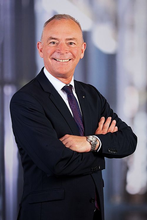 bild herr schiffer.jpg