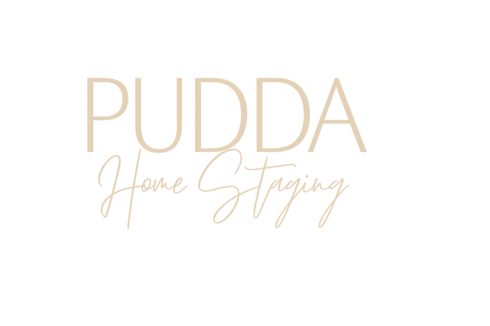 PUDDA Home Staging Logo: beigefarbener Text auf dunkelgrünem Hintergrund.
