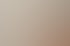 Hände bei der Verarbeitung einer Wandoberfläche mit Glättkellen – Symbolbild
