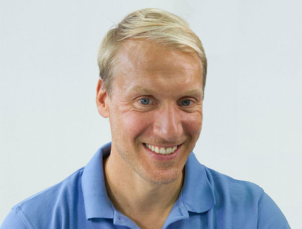 Dr. Oskar Hollmann