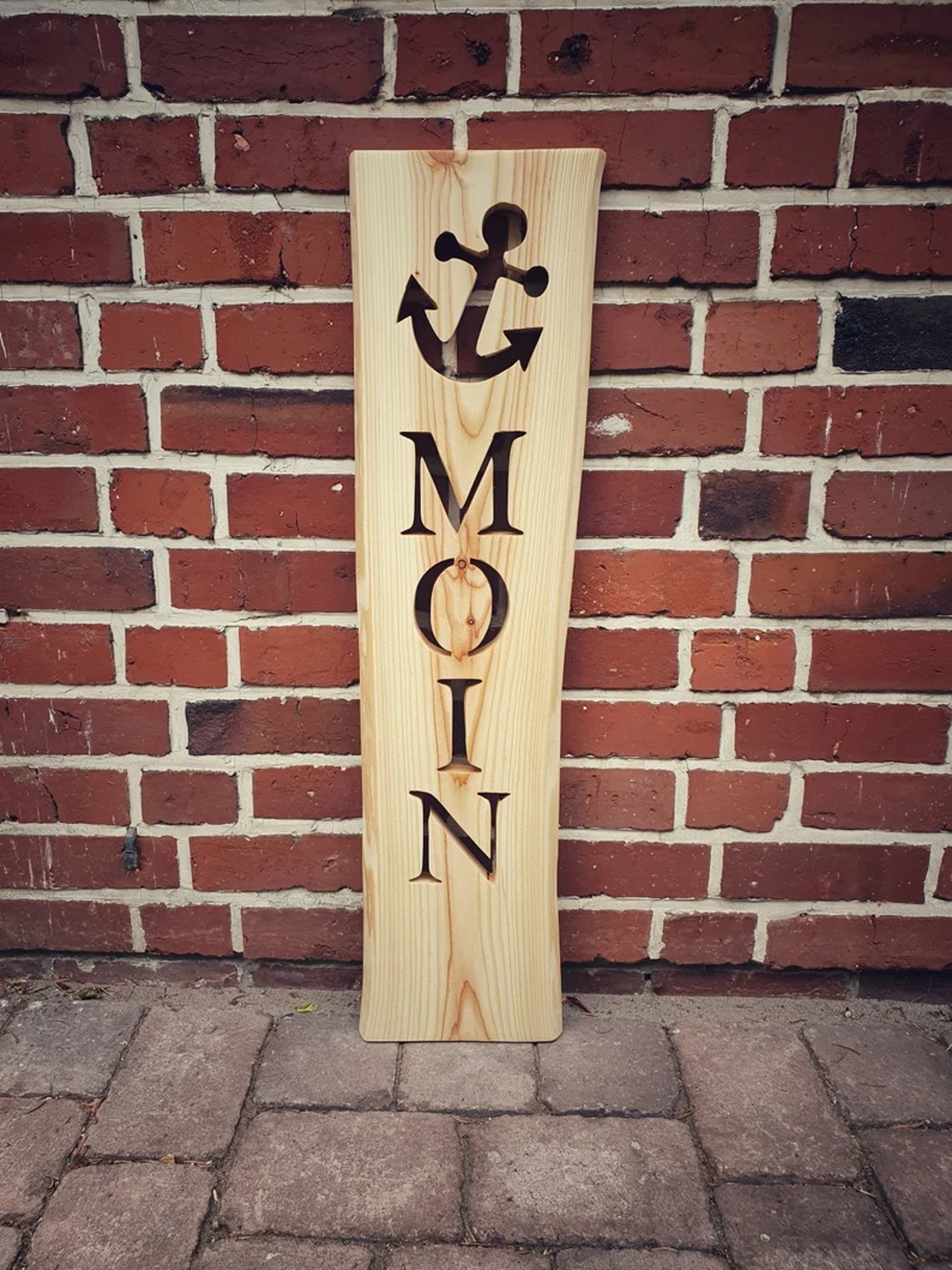 Willkommensschild MOIN aus Holz für den Hauseingang