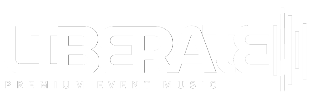 Logo von DJ Liberate in weißer Schrift auf transparentem Hintergrund. Unter dem Schriftzug steht ‚Premium Event Music‘, rechts davon stilisierte vertikale Soundwellen. PRemium Event Music