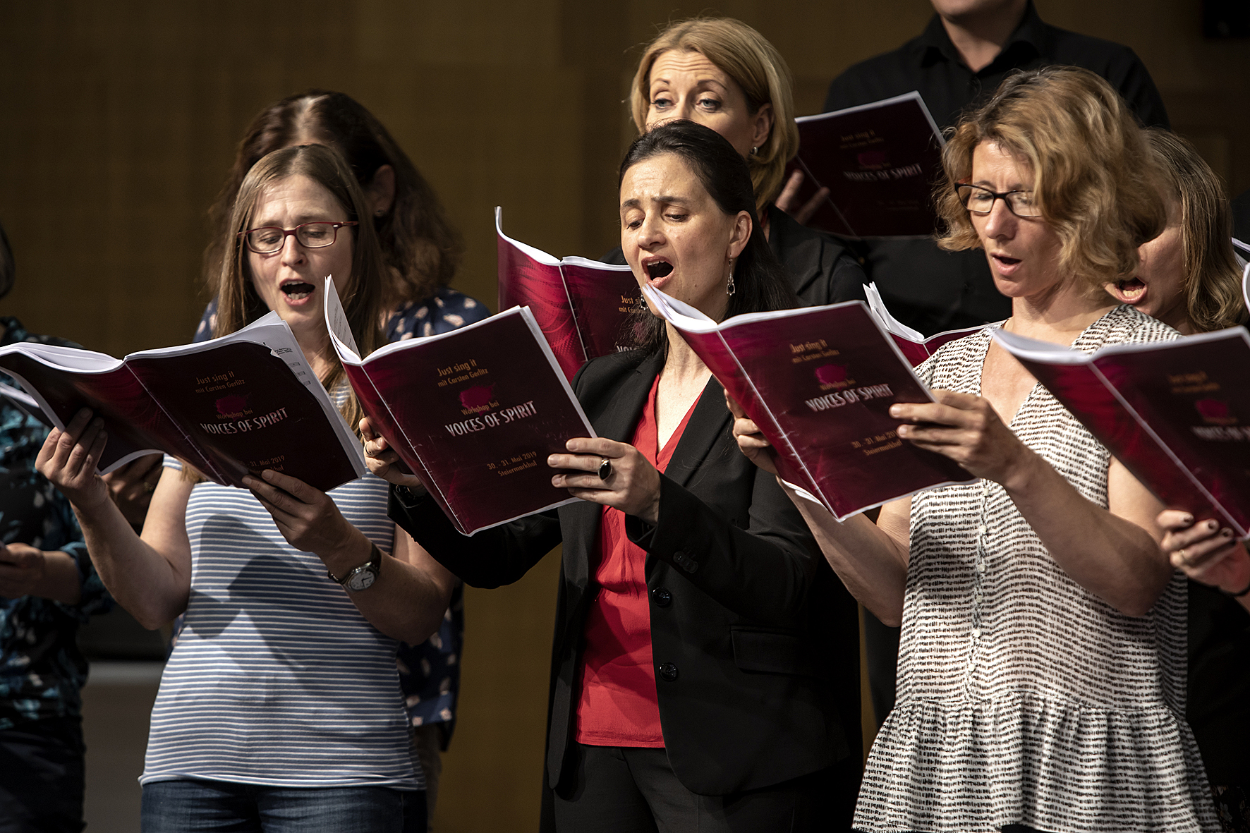 The ensemble vocalternative singing at the Just Sing It workshop concert, Voices of Spirit 2019, Graz