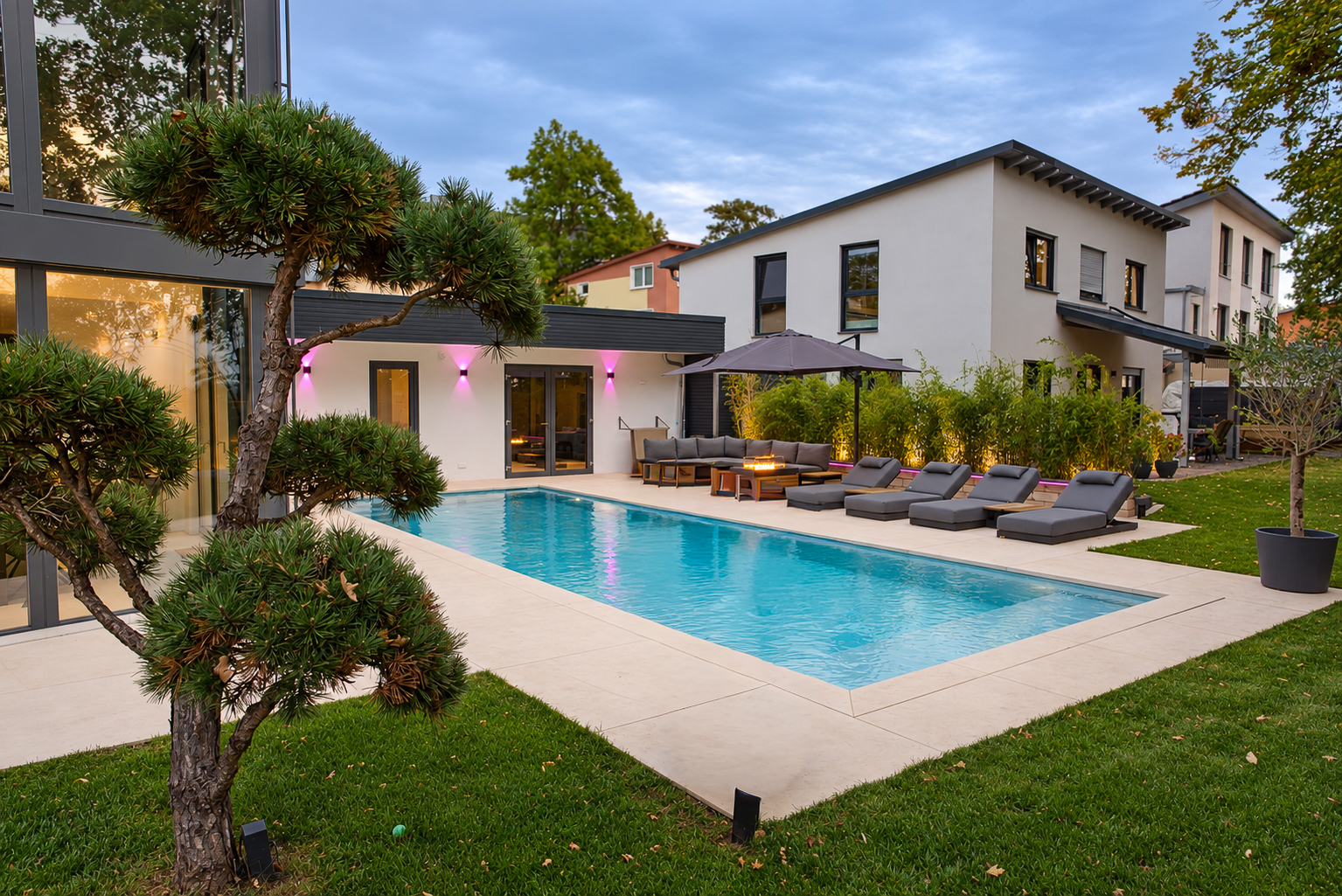 Pool direkt am Haus