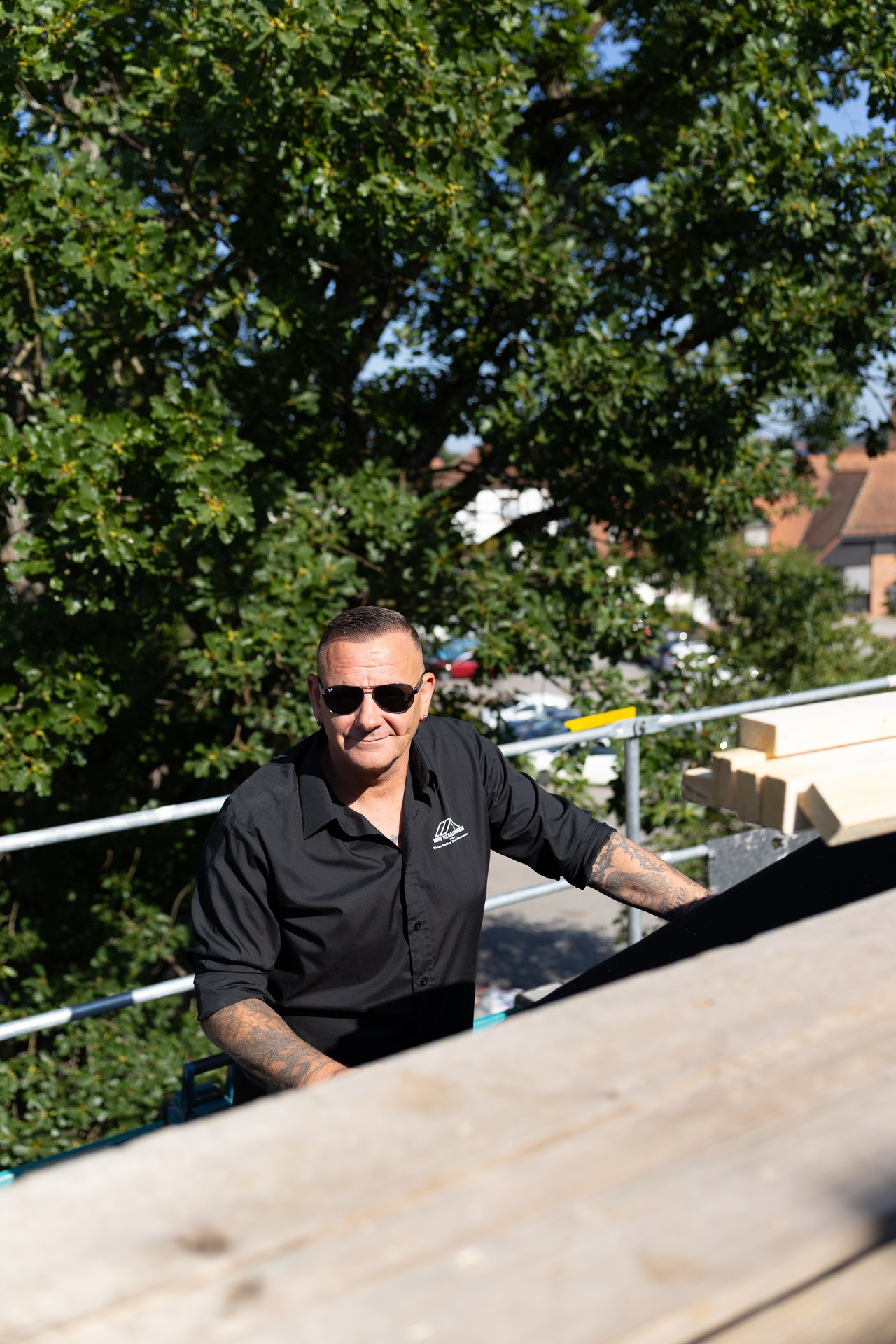 Werner Welker vor Ort bei M&W Bedachungen GmbH