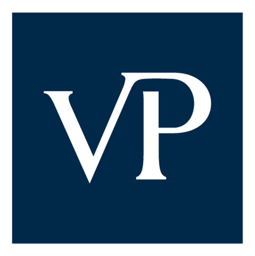 Weißes "VP" Logo auf dunkelblauem Quadrat.