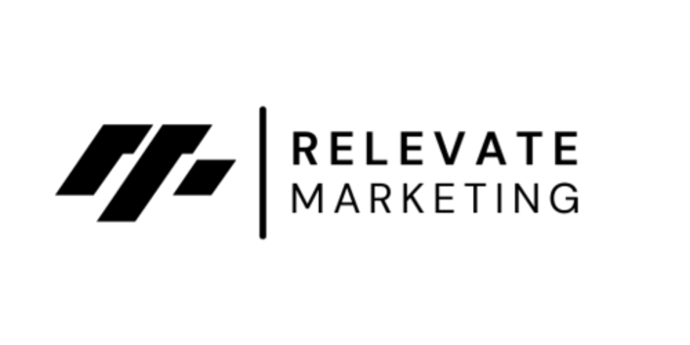 Logo von Relevate Marketing mit stilisiertem "RM" und vertikaler Linie.