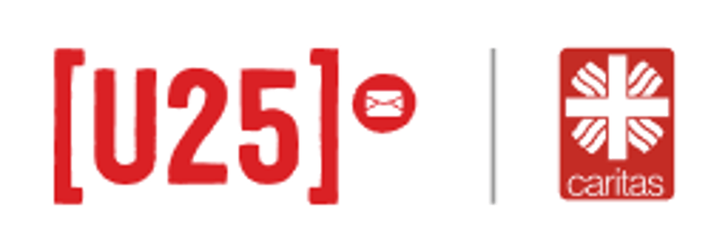 Rotes U25 Logo in Klammern mit Briefsymbol neben dem Caritas Logo auf weißem Hintergrund.