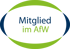 Mitglied im AfW in einem ovalen Rahmen aus blauen und grünen Linien