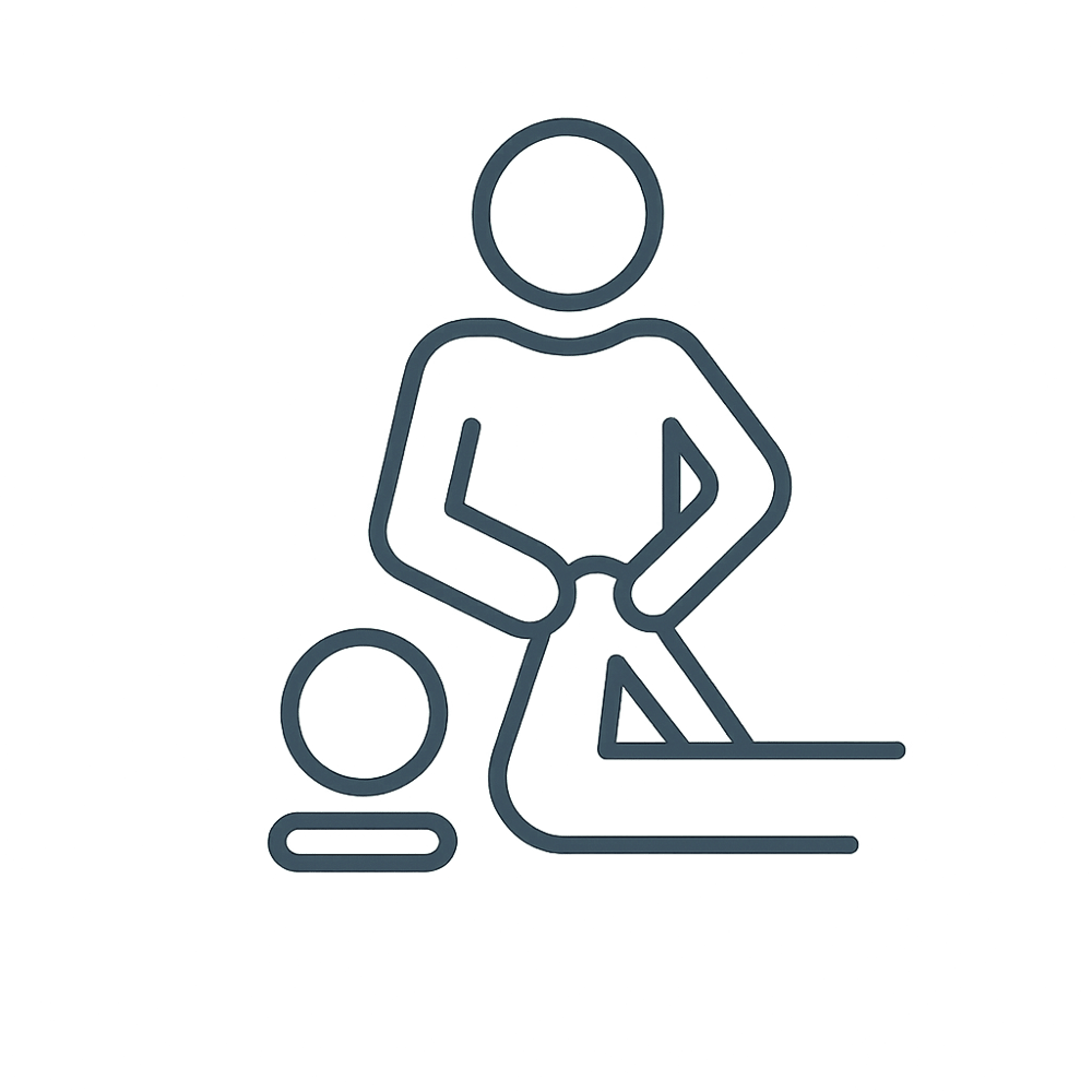 Person massiert Rücken einer auf dem Bauch liegenden Person.