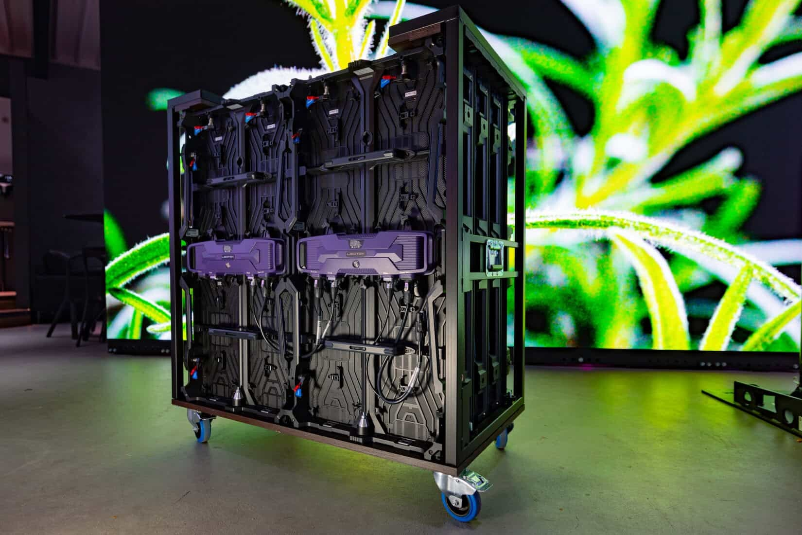 LEDTEK-Dolly-ohne-Husse-scaled.png