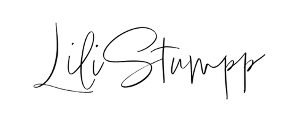 Schwarze Unterschrift mit dem Namen "Lili Stumpp" in geschwungener Schrift.