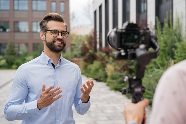 Videotraining der Rhetorikhelden: Dreh mit Smartphone, Licht und Ansteckmikrofon