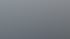 Ein lächelnder Handwerker vor einem Firmenwagen von Hochstift Bautenschutz auf einer Baustelle mit Abdichtungsbahnen.