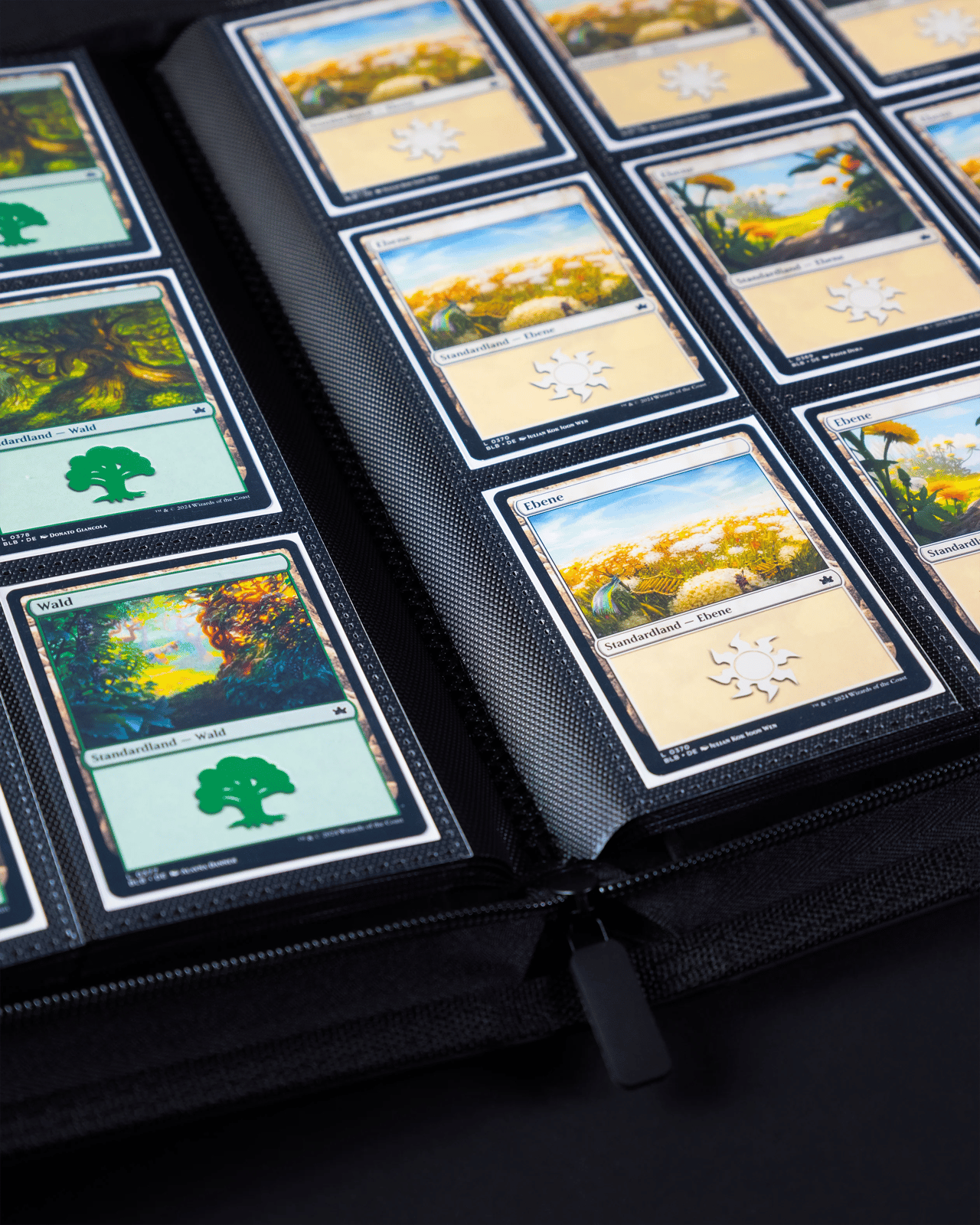 BLOOD ONI - 9 Pocket Trading Card Binder