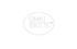 Weißes OMNi-BiOTiC Logo in einem ovalen Rahmen auf schwarzem Hintergrund.