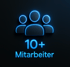 Drei stilisierte Personen-Icons über dem Text "10+ Mitarbeiter" in leuchtendem Blau auf dunklem Hintergrund.