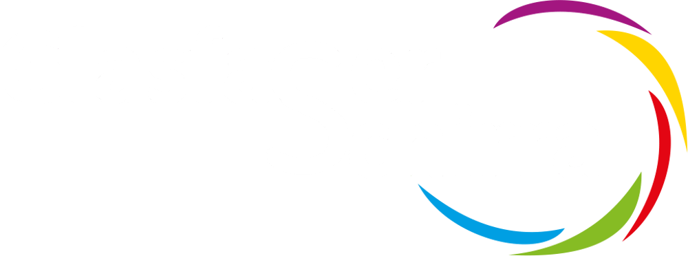 Weißer Text „Glasfaser Schirra“ auf dunkelgrünem Hintergrund mit bunten Bögen.
