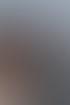 Focus-Light-Mitarbeiter im Lager mit Material für die Photovoltaikmontage