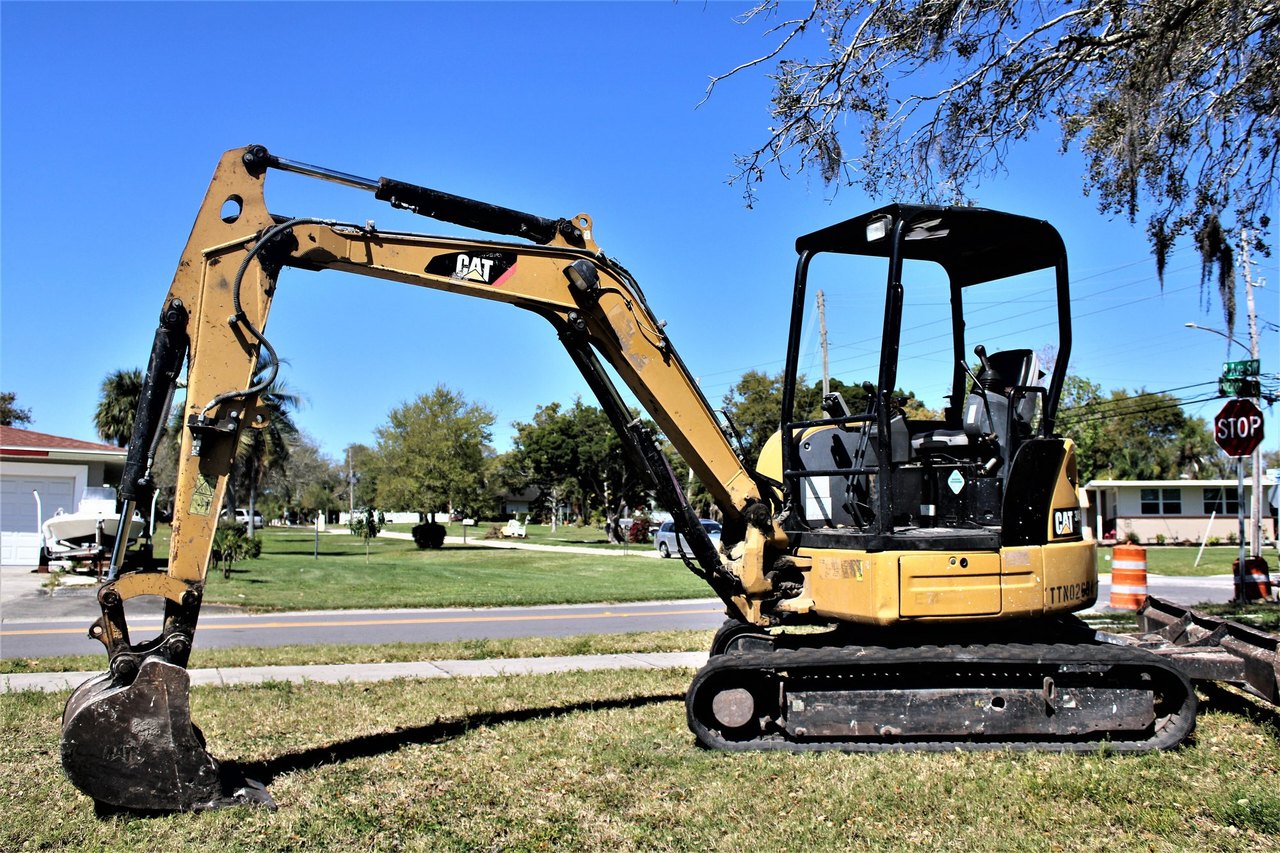 Minibagger Cat 304E / Case CX18B