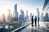 Eine moderne Großstadt mit 3 Business People im Vordergrund.