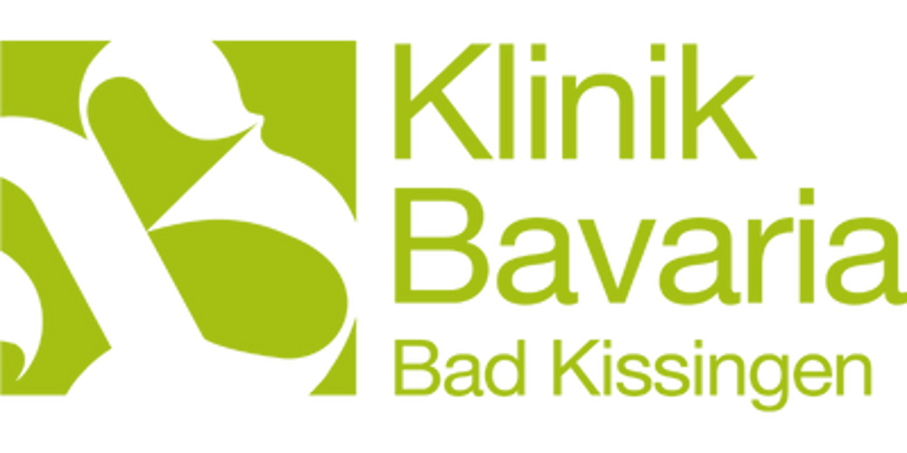 Logo der Klinik Bavaria Bad Kissingen: hellgrüne Schrift auf dunkelgrünem Hintergrund.