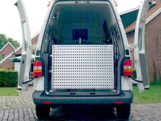 Multivan T6 mit Heckabsenkung und Auffahrrampe – Bild 3