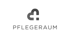 Graues Logo mit einem stilisierten Herz und Kreuz über dem Wort "PFLEGERAUM".