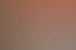 Reihe von Schraubenschlüsseln und Werkzeugen, die an einem orangefarbenen Brett hängen