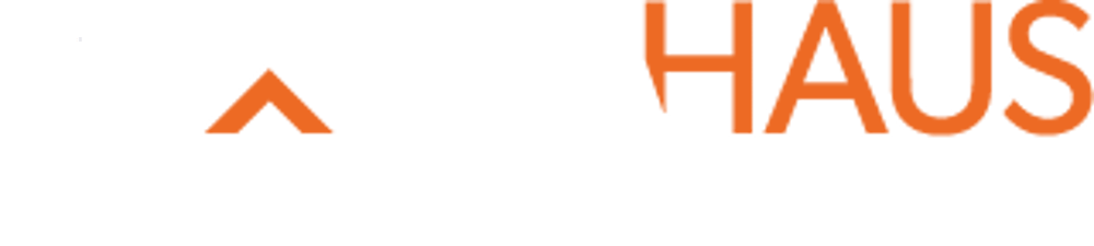 InoviaHaus Logo mit weißem Text "INOVIA" und orangefarbenem Text "HAUS", darunter "VERWALTUNG DIE ENTLASTET".