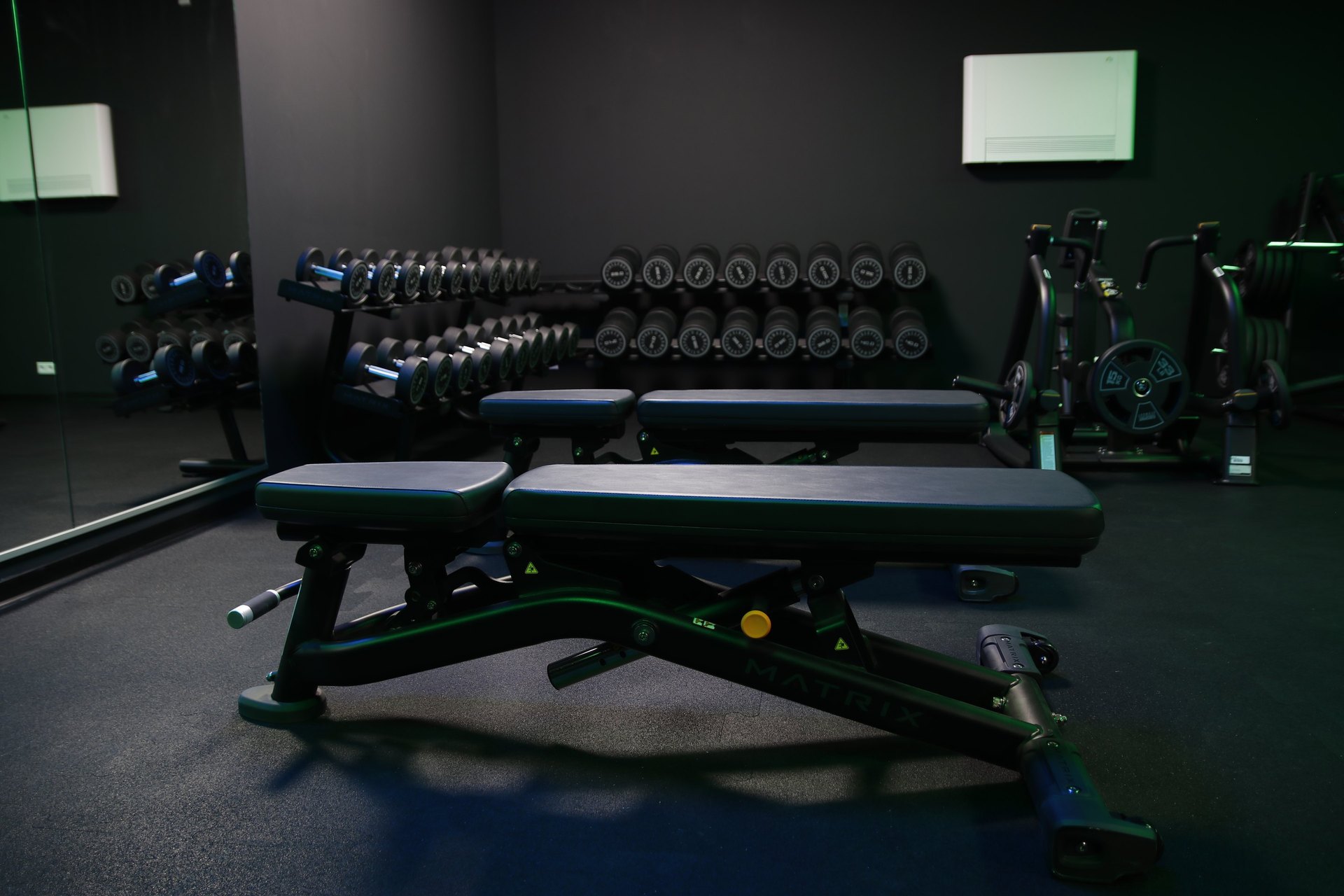 Cardio-Bereich mit Laufbändern