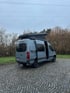 Mercedes Sprinter Camper mit Aufstelldach und Markise – moderner Van-Ausbau für autarke Reisen und Camping-Abenteuer im eigenen Reisewagen