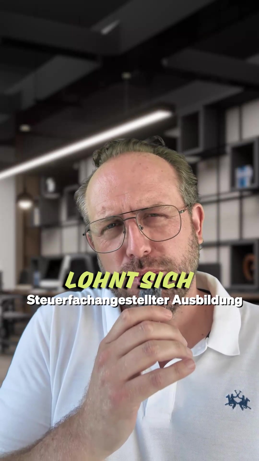 Standbild aus dem Video über die Ausbildung zum Steuerfachangestellten